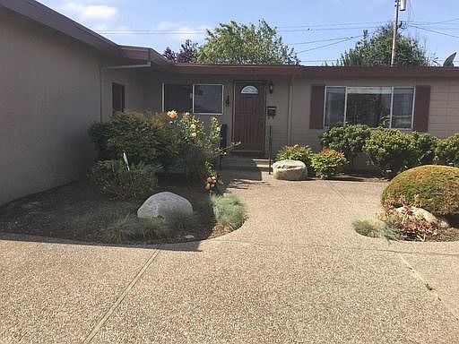 2nd image of 815 Lemos Ave