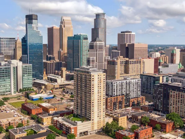 929 Portland Ave APT 902, Minneapolis, MN 55404