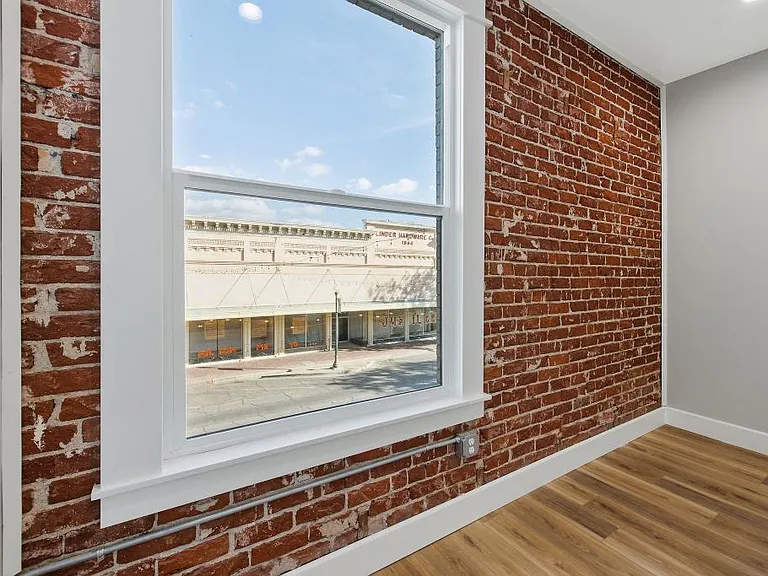 147 S K St #202 — Photo 19