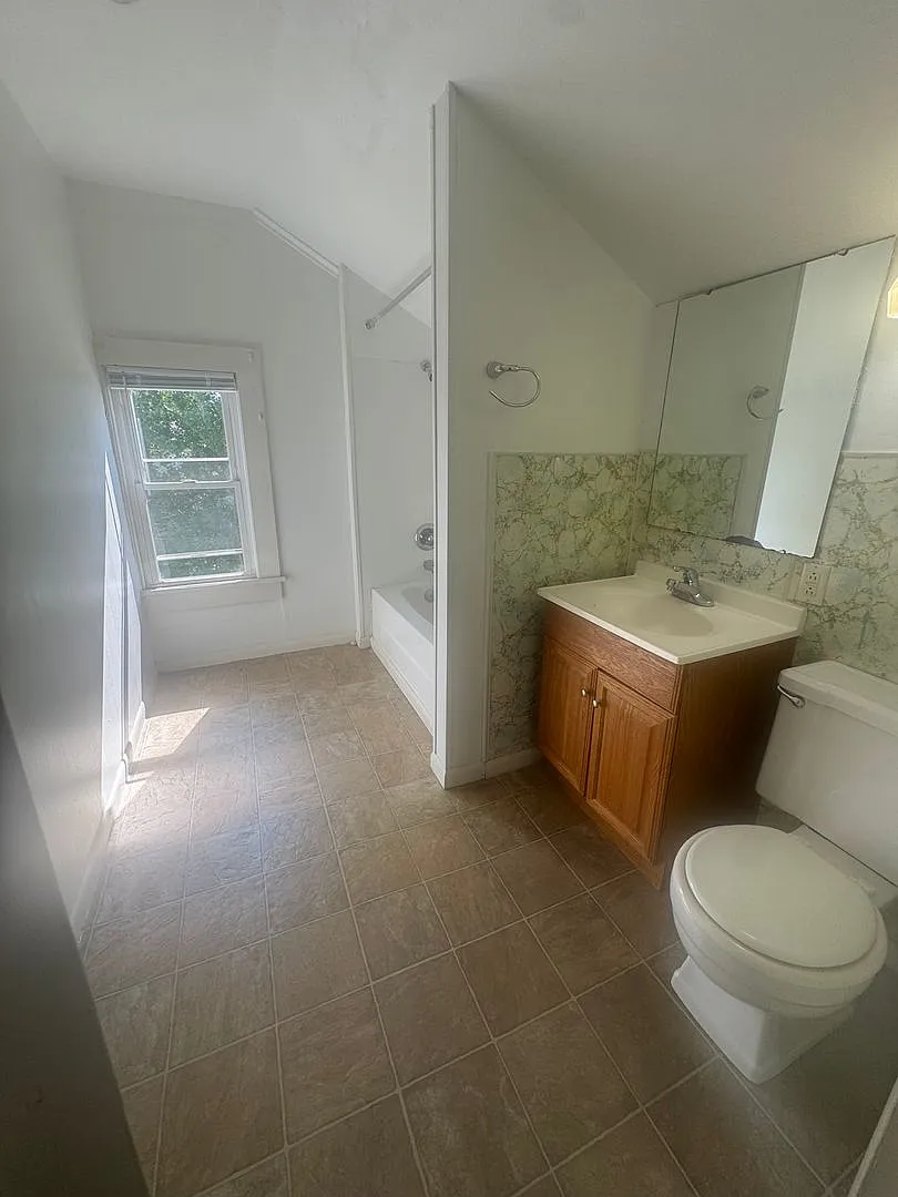 624 S Fess, Apt 5 — Photo 4
