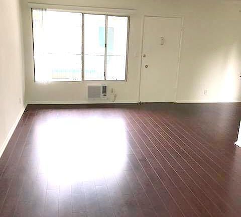 2nd image of 2352 Glendale Blvd #219