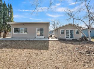 1304 Jerdee Ln, Wahpeton, IA 51351