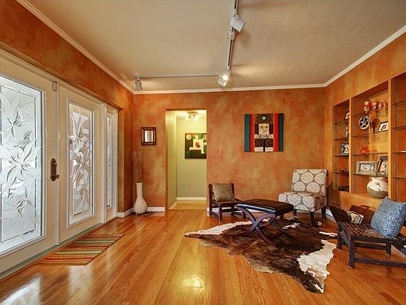 4th image of 134 Riviera Way NE