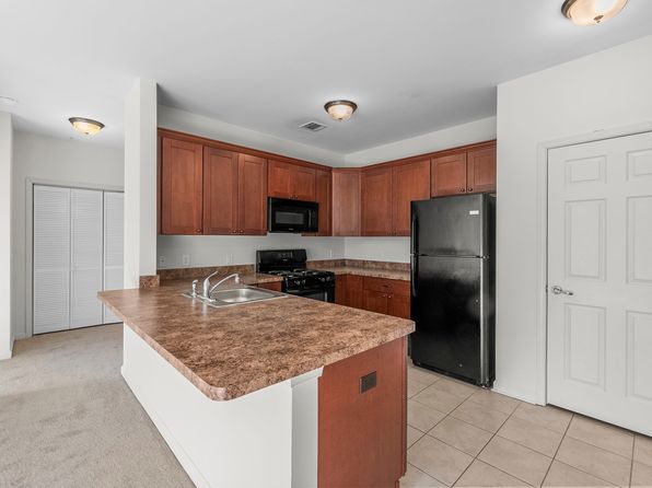 2 Park Dr UNIT 2