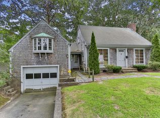 7 Foster Rd, Hyannis, MA 02601