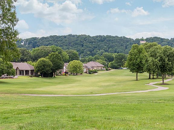 245 Grey Feather Rd 044