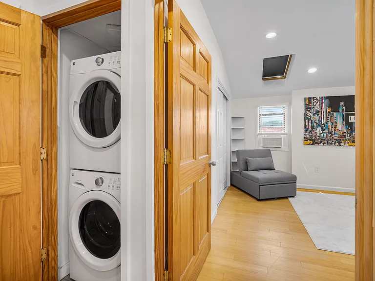 1059 Asbury Ave #1 — Photo 15