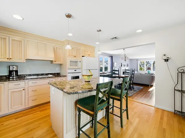 12 Elwern Rd, Arlington, MA 02474