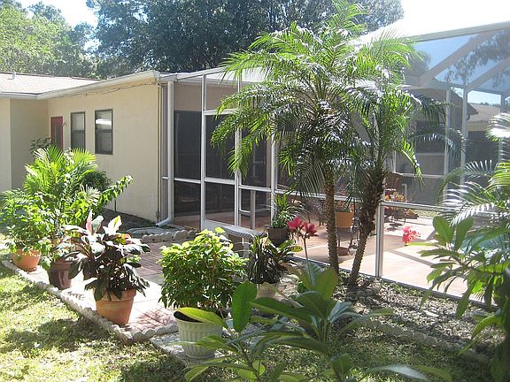 3rd image of 844 Greenfield Dr