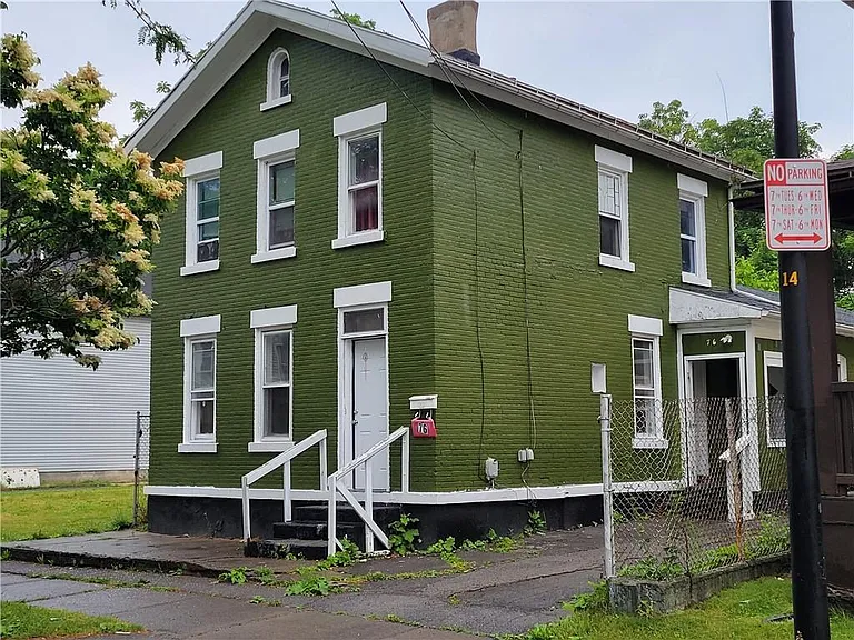 76 Woodward St — Photo 6
