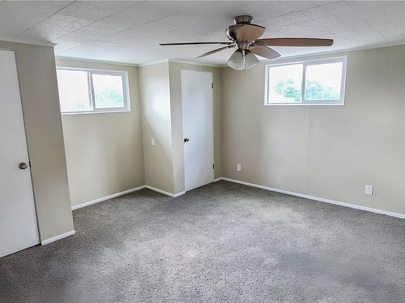 3rd image of 702 Neal St