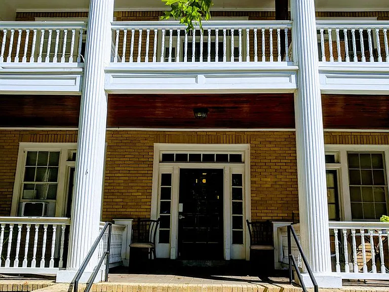 3000 Monument Avenue — Photo 3