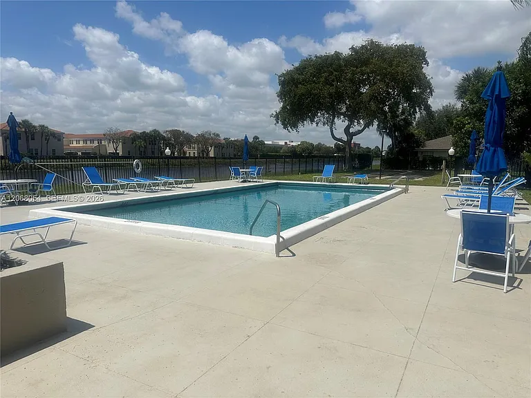2902 SW 21st Ter #301C — Photo 19