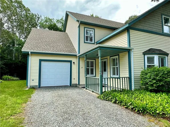 29 Captains Dr, Westerly, RI 02891