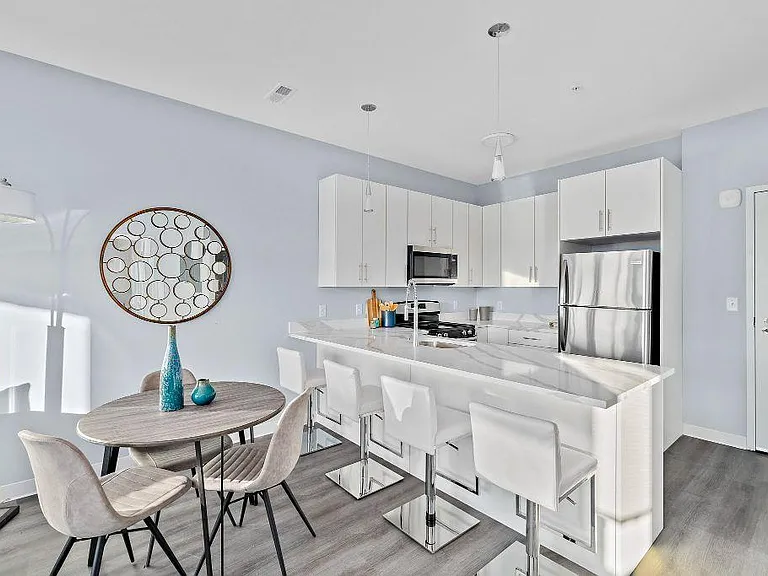 1055 Main Street Apartments — Photo 7