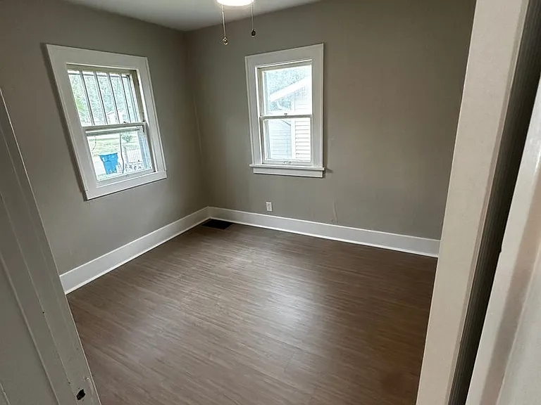 222 Blowers Ave — Photo 5