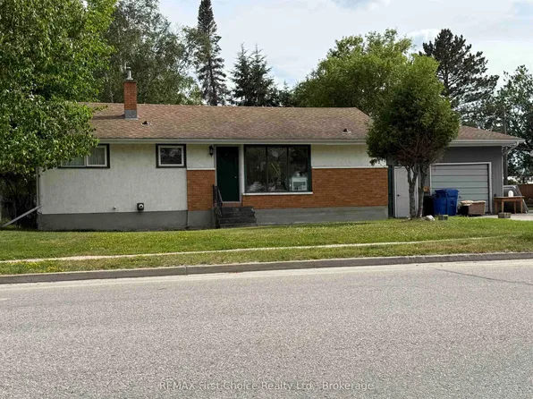 116 Parkdale Rd, Dryden, ON P8N 1R9