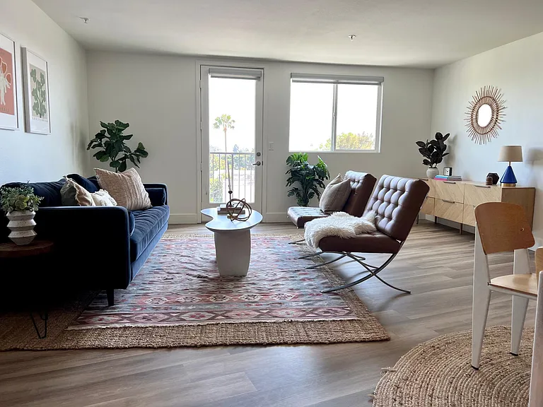 5210 W Olympic Blvd #201 — Photo 11
