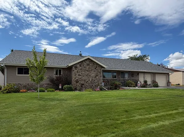 518 Barrett Blvd, Lusk, WY 82225