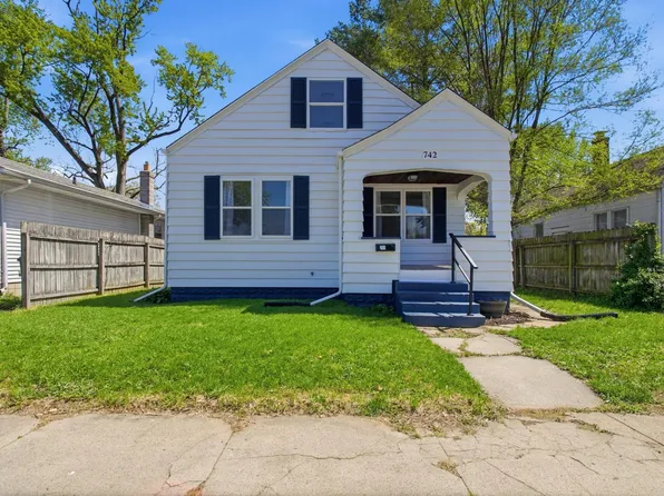 742 S 26th St, South Bend, IN 46615