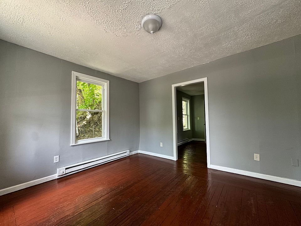 1st image of 156 Orange St #2C