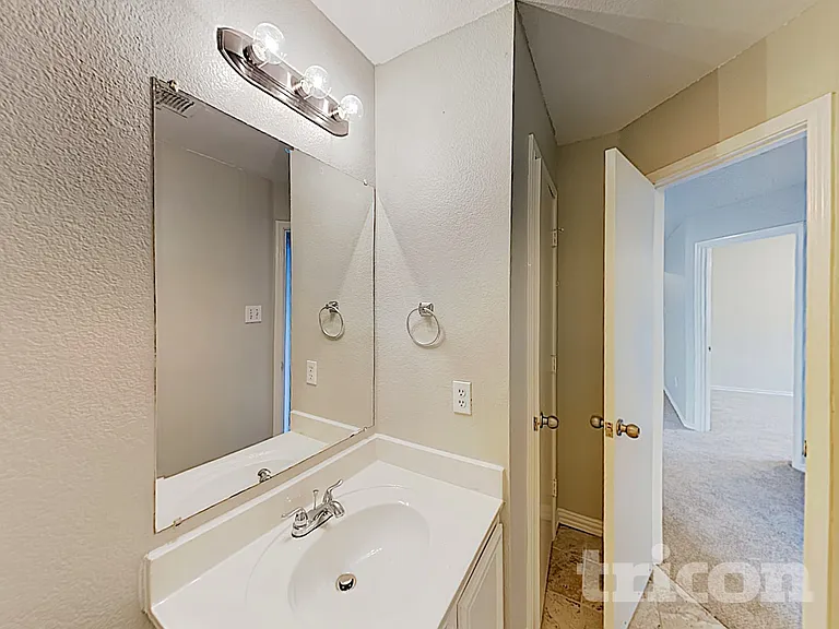 541 Gibson St — Photo 15