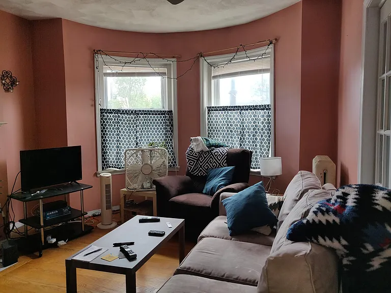 152 Harvard St #1 — Photo 35