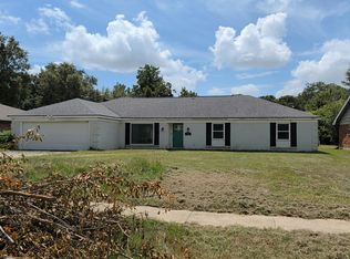 904 Cherrydale St, Lake Charles, LA 70607