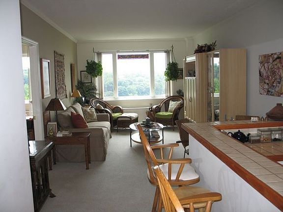 3rd image of 16 Rockledge Ave #1-7DD
