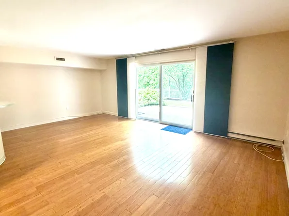 26 Lions Ln Unit 26, Salem, MA 01970