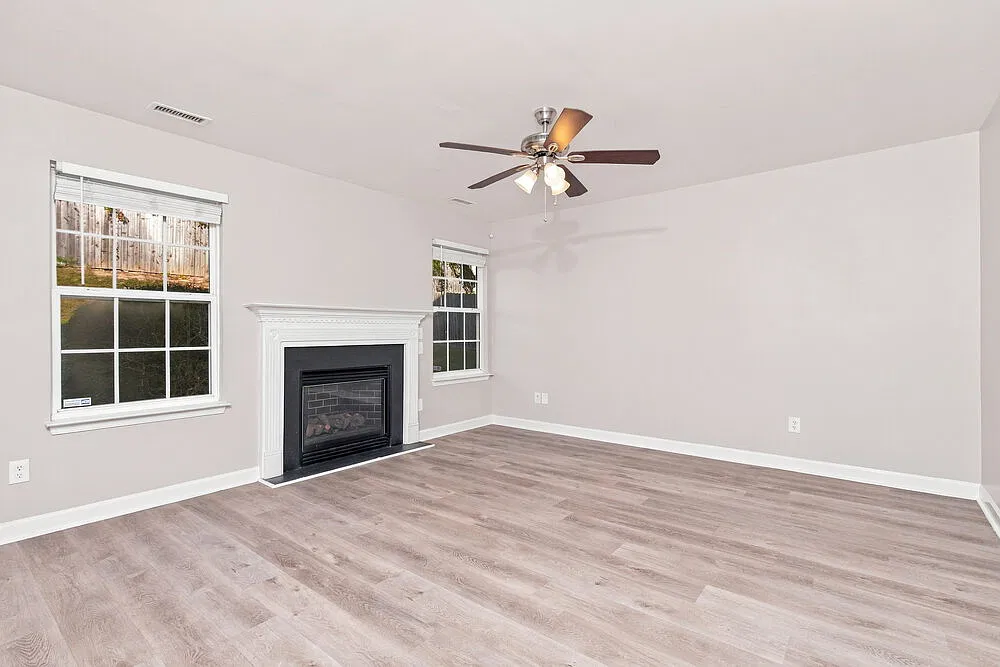 3 bed, 2.5 bath, 1825 sqft, $1,940 — Photo 4