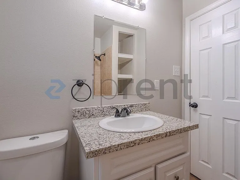 5818 Glenhurst Dr — Photo 23