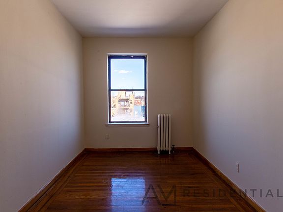 3rd image of 773 44th St #3Z