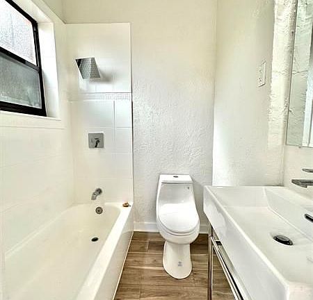3rd image of 424 Kanuga Dr Unit 2