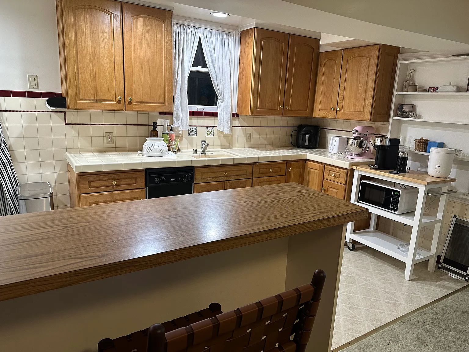 Studio, 550 sqft, $3,800 — Photo 4