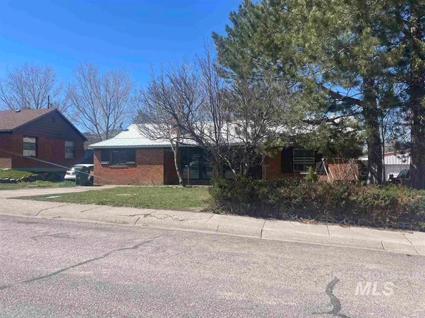 67 Mountain Dr, Pocatello, ID 83204