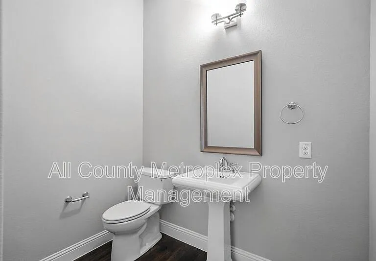 9002 Habersham Dr — Photo 5