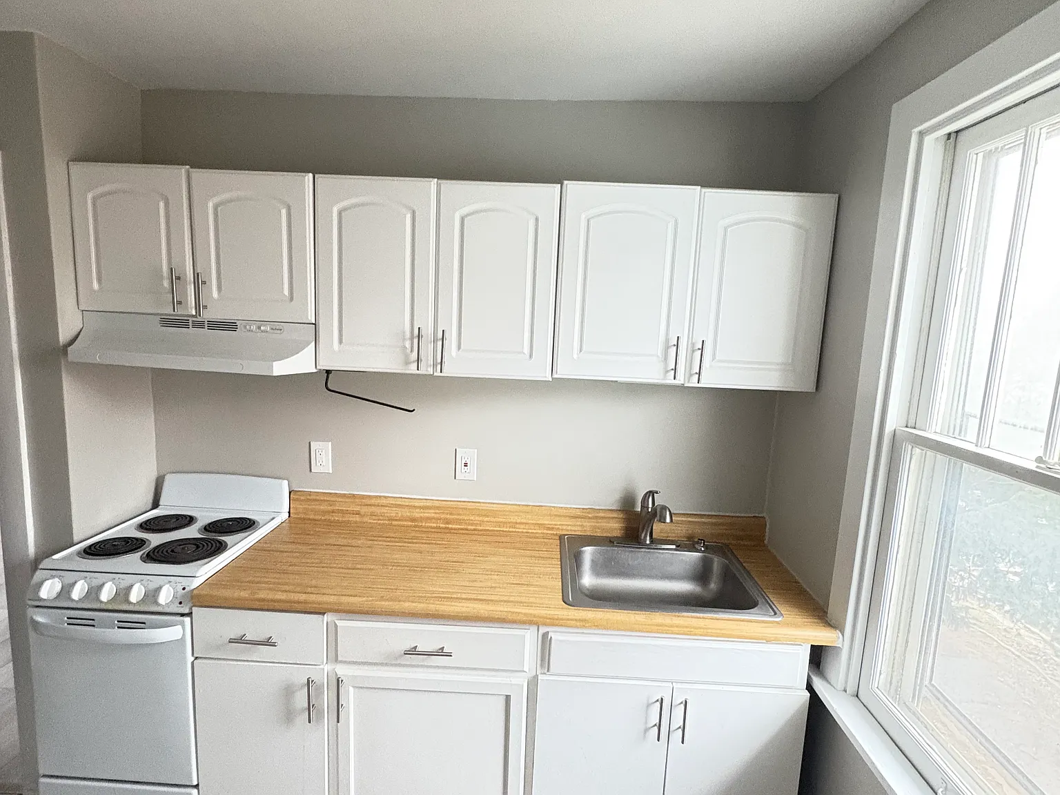 1 bed, 900 sqft, $1,090 — Photo 2