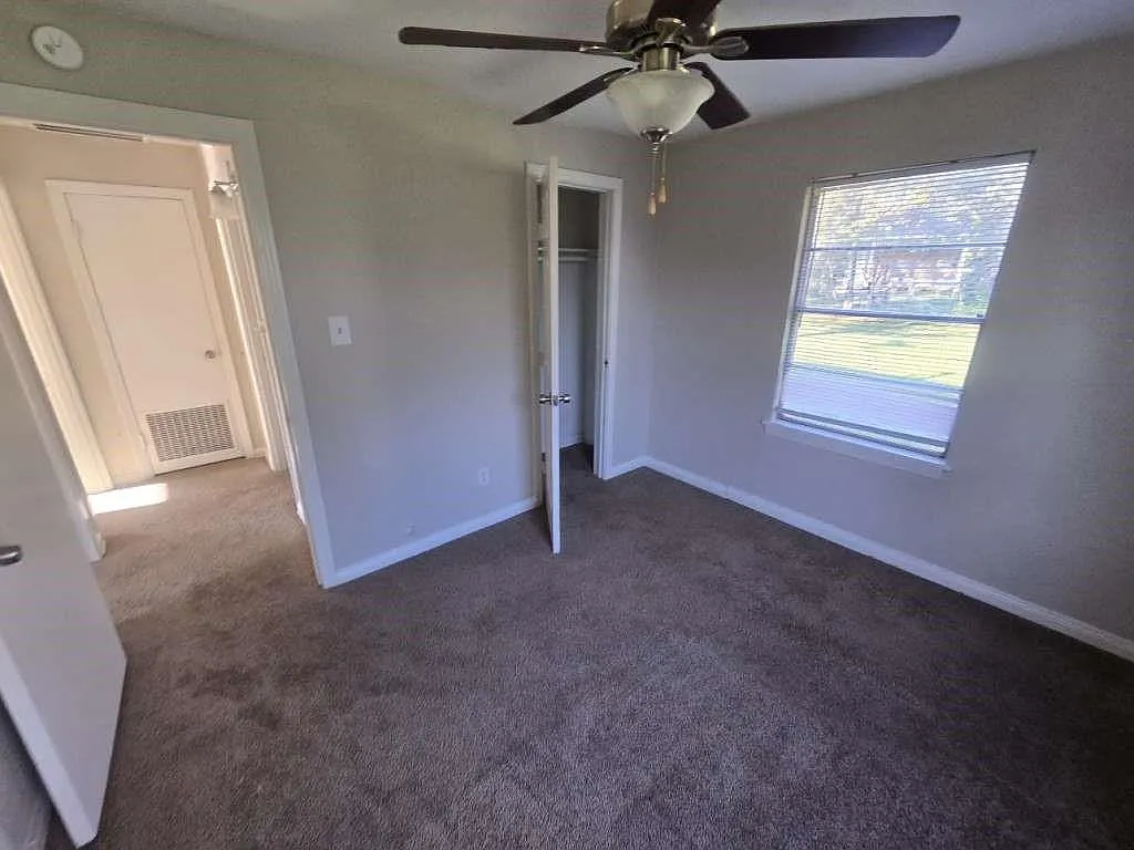 3 bed, 2.0 bath, 1093 sqft, $1,895 — Photo 3