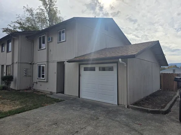 47 SW Eastern Ave APT 10, Grants Pass, OR 97526