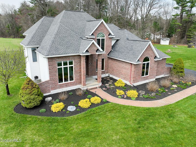 2nd image of 2855 W Lydius Street
