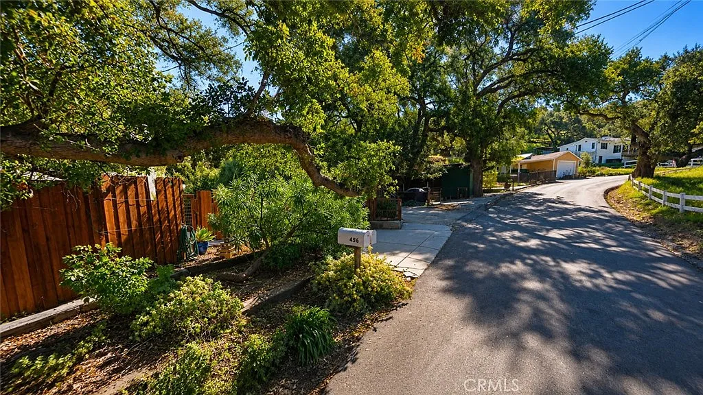 2 bed, 1131 sqft, $4,500 — Photo 2