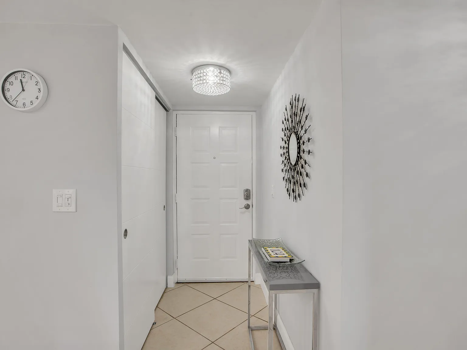 2 bed, 2.0 bath, 1154 sqft, $5,000 — Photo 4