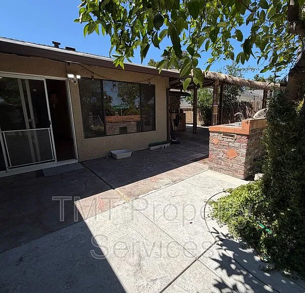 930 Graywood Cir — Photo 34