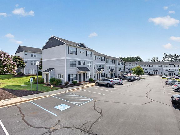 3rd image of 215 Campus Dr