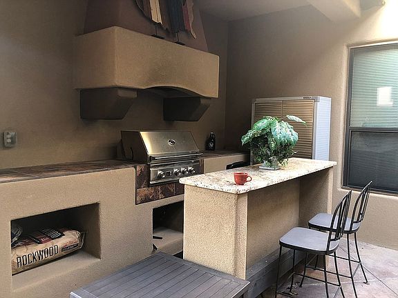 2nd image of 1005 Calle Griega