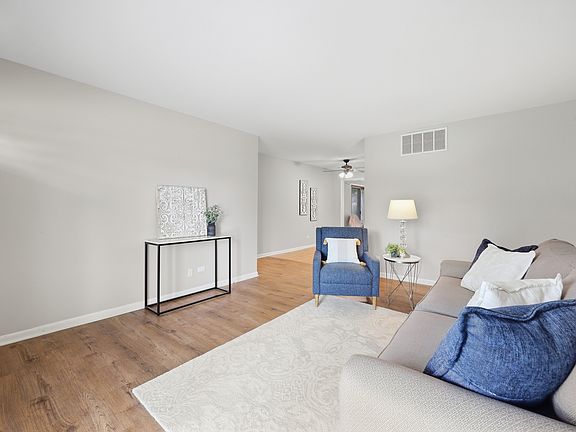 3rd image of 267 Holly Ln