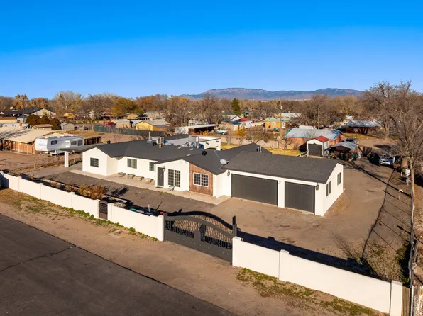 5726 Wood Dr SW, Albuquerque, NM 87105