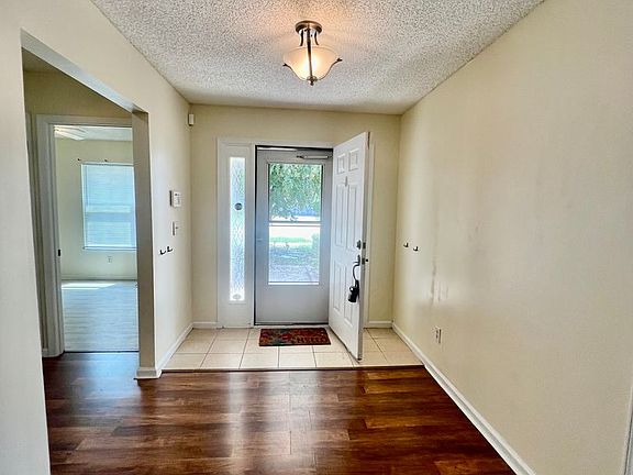 5th image of 1084 Jones Creek Dr