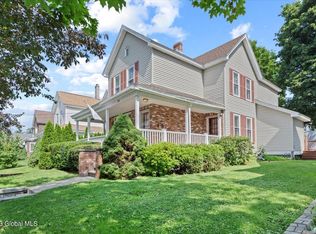 30 Ellsworth St, Amsterdam, NY 12010